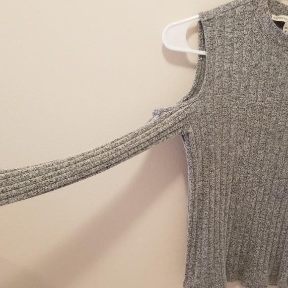 Express Ribbed Cold Shoulder Top - Picture 5 of 6